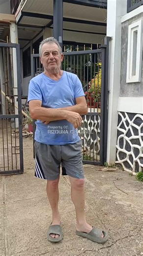 Rizquna_Channel on Instagram: "Ketemu Sama Bule Dari Serbia Tinggal Di Atas Gunung Mencil Menyendiri #tinggaldigunung"