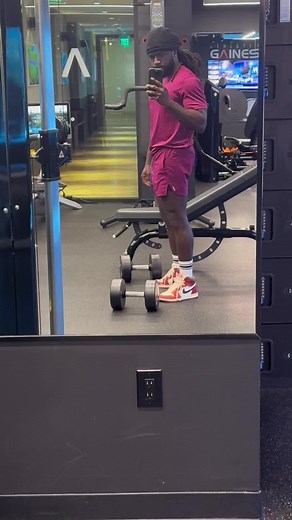 Quick Workout 🏋🏾‍♂️ Likkle bit of my day New Music on the way!!🔥🔥 #CapCut #fitness #workoutriddim #digenius
