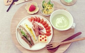 caillou's surprise breakfast【英文动画片】