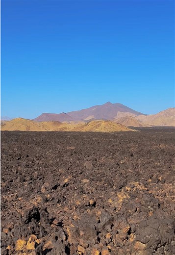 Exploring Saudi Arabia Volcano Lava Field 🌋 #explore #volcano #ofwsaudi🇸🇦🇵🇭tiktokph #saudiarabia🇸🇦