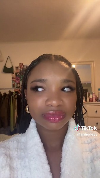 ariana tolbert (@arihoneyy)’s videos with You all looking hot using this - ellie ❦