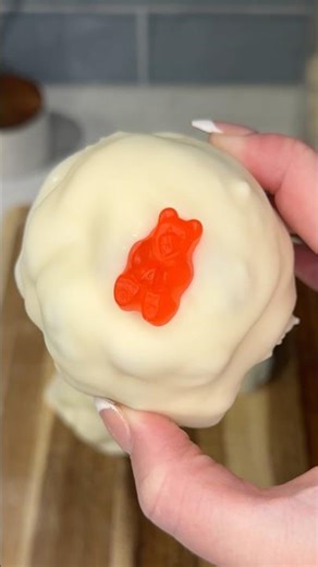 viral gummy bear yogurt clusters recipe 🧸🧊 #recipe #yogurt #shorts #dessert #candy #food #viral