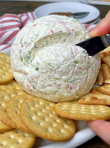 "I originally got this recipe from our local chorus cookbook! I've never seen the recipe anywhere else, but the one you have here matched mine exactly. This gets absolutely RAVE reviews anywhere you bring it. You need to write this one down immediately. Thank me later!" 🗨️⬇️ | Recipes Feed