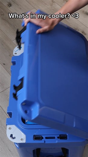 44 reactions | you really never know when you’ll run into 2 friends who need treats | OREO | Facebook