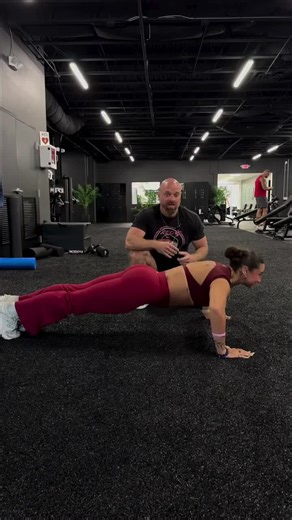 Most people think this is just a push up fix. jadennbrownn It’s not. This shoulder position carries over to every pressing movement you do, push ups, bench press, dumbbells, even overhead work. If your shoulders are flared, loose, and unstable, you’re not just weaker, you’re putting unnecessary stress on the joint every single rep. What you want is control: Shoulders positioned and stable Upper back doing its job Pressing from a strong, supported base That’s what gives you: More strength Better 