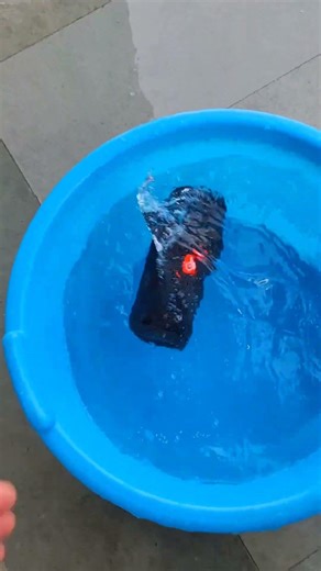 jbl flip essential 2 bass testing in water