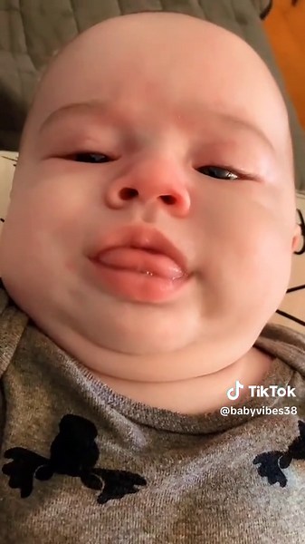 The baby expressions say it all 🤣😂 #funnykidsvideos #pooping #reaction #hilariousvideos