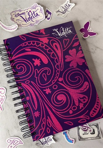 Personalized Violetta Agendas for Fans