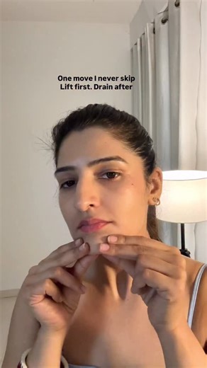 Priyanca Chibber on Instagram: "I don’t do everything. I do what actually matters. Faceyoga Facemassage Glow Drainage"