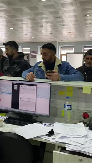 Kars Güncel Haber on Instagram: "Başkan Müçük: “Çiftçi demiyoruz, patron diyoruz” Kars Ziraat Odası Başkanı Özcan Müçük’ten üreticilere çağrı: “31 Aralık’a kadar kayıt yenilemeyi unutmayın" Başkan Müçük açıklamasında, çiftçi kayıt sisteminin 1 Eylül itibarıyla başladığını hatırlatarak, şu ana kadar dosyasını yenileyen üretici oranının yaklaşık yüzde 50 seviyesinde olduğunu söyledi. Müçük, aynı mağduriyetlerin yaşanmaması için erken başvuru çağrısını yineledi. Devletin çiftçiye verdiği destekleri