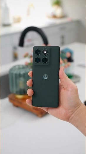 Motorola Edge 2025 Unboxing in Deep Forest: Quad Curves!