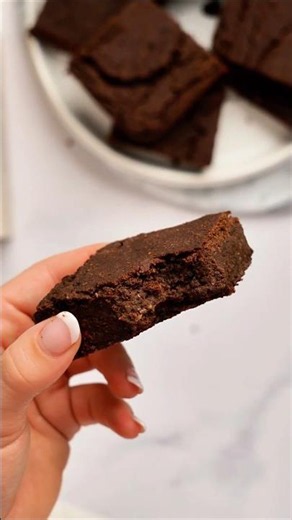 Dense, Fudgy Vegan Brownies | Nuah