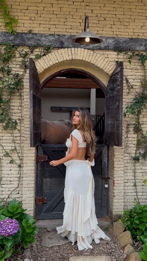 Laura Schultz on Instagram: "My kind of therapy 🐴🪻 #countryside #bali"