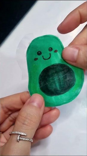 ทำสกุชชี่ตามอีโมจิ#ดีไอวาย #วาดรูปง่ายๆ #diy​ #diycrafts​ #art​#ระบายสี #สกุชชี่ #สกุชชี่น่ารัก