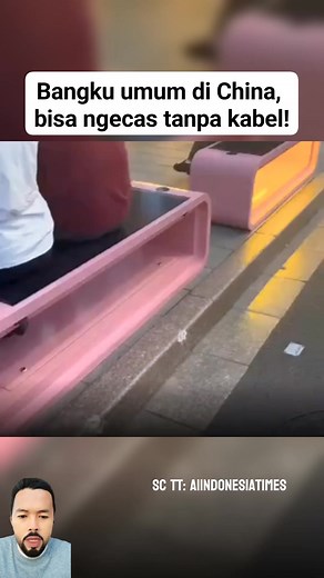 Duduk santai, HP di-charge, Wi-Fi nyala. Bangku umum di China tuh udah kayak power bank raksasa! Nggak cuma enak dipakai, tapi juga canggih banget. #chinakreatif #orangchinakreatif #negarachinamaju #chinanegaramakmur #negarachinasubur | Muhammad Ikram Nabil Yassir