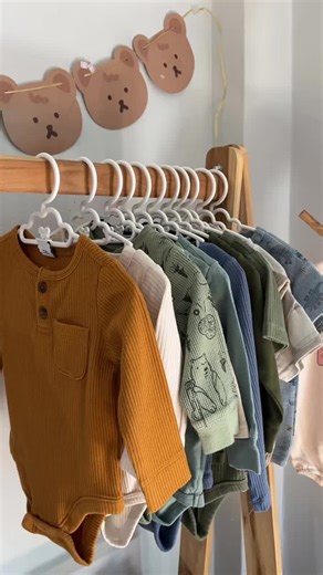 วิดีโอของ Alindanis 💗 (@lady.bug2han) พร้อมเพลง Love Maybe Secret Number - NiKO