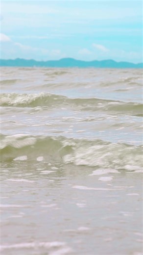 You don’t have to be the fastest, just brave enough to take the plunge🏃‍♂️🌊 Thank you to everyone who joined and made this first 𝑺𝙥𝒆𝙚𝒅𝙤 𝙍𝒖𝙣 & 𝙋𝒍𝙪𝒏𝙜𝒆 in Thailand unforgettable!✨ | Speedo Thailand Official