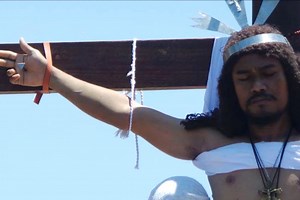 Reenactments of crucifixion mark Good Friday at Kapitangan, Bulacan