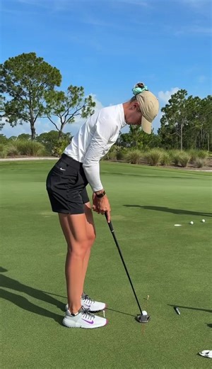 Nelly, Putting stroke DTL. 📸 @nellykorda #nellykorda #golf #golfswing