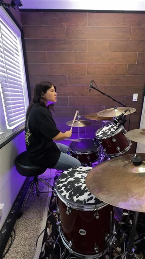 Megan Spencer on Instagram: "So I heard Justin Bieber came out with a song called Speed Demon but the only Speed Demon I’m familiar with is Michael Jackson’s soooo here’s that😆 also that fast bass part doesn’t originally have the drums matching it, but I thought it’d be fun to do. Enjoy! • • • • • #drumcover #drummer #trxcymbals #michaeljackson #drums #mj #drumming #drummers #drummergirl #femaledrummer #girldrummer #drumsolo #drumset #kingofpop #drumuniversity #drumstagram #drumsdaily #drummers