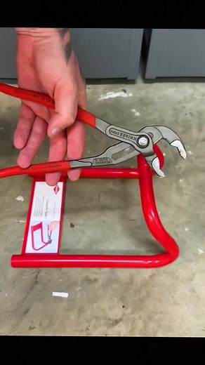 How to Use a Red Metal Clamping Tool Effectively