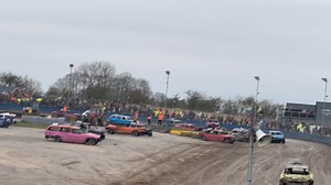 BRCM displayed a superb bit of tactical team racing to ensure 252 Steven Bugler won the Wildcard last weekend | Caged Bangers