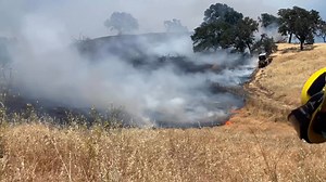 #CherryFire: CAL FIRE and multiple local agencies are at scene of a vegetation fire off of Cherry Glen Extension Road on the north side of I-80, Vacaville. The fire is burning uphill in light, flashy fuels and is approximately 20-25 acres burning at a moderate rate of spread. | CAL FIRE Sonoma-Lake-Napa Unit