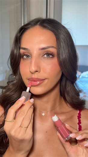 Glossy neutral lip gloss! Lancome lip idole #makeup #beauty #lipcombo #lipgloss