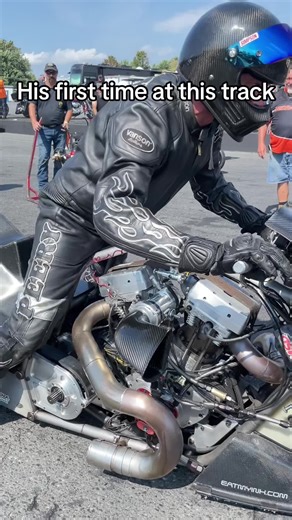 Top Fuel Harley racer wants a 6 second pass at his first time st this track #motorcycles #motorcycle #dragracing #dragbike #racing #motorcyclesoftiktok🏍️ #motorcyclesonly #cycledrag #dragracing #dragrace #dragbike #dragracecontent