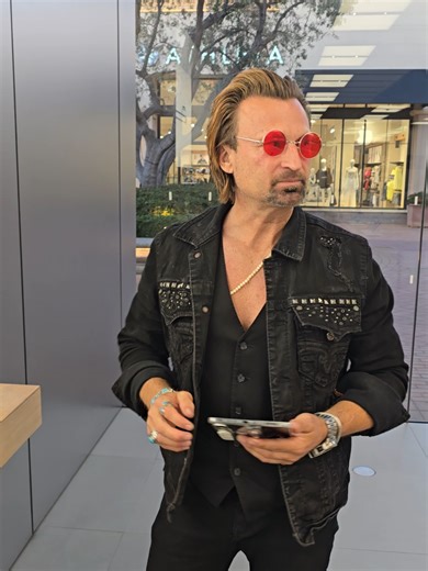 U2's New Album Now Available on iPhone