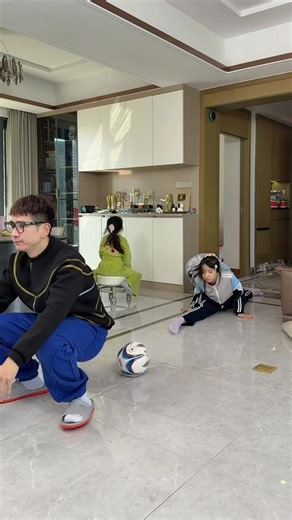 姐姐的神级救场，你觉得这波操作打几分？My sister’s amazing save – what score would you give this move?##人类幼崽##骗你生女儿##萌娃日常##唐瑜熙🌈