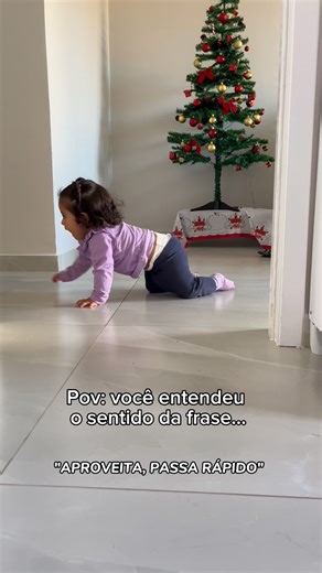 Hevelyn Carvalho on Instagram: "É num piscar de olhos 🥹🤏🏼 #maternidade #tempovaicomcalma #maedeprimeiraviajem #explorarpage"