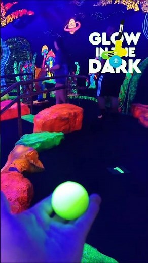 💬Glow-in-the-dark mini ⛳️ #minigolf #orlandoflorida #puttputt #travelreels #minigolfers