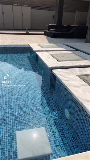 #foryou #construction_piscine #pool #piscines❤️😍😍الصيف خلاص… لكن الحلم دركا يبدأ 🏖️ خلّي الصيف الجاي مختلف. مع اراس بيسين الجيري من الان ابدأ تصميم حمام السباحة اللي باغي تخدمو في منزلك . ماعليك سوى الاختيار ونحن نتكفل بالباقي .. كي يلحق الصيف القادم تلقى المسبح واجد بإذن الله ❤️ 💦 العمل في 58 ولاية مرحبا بكم 0550012506 0675053284 #foryou #mosaic #skimmer #swimmingpool #bouchederoufoulemnet #chema_piscine_adebordement #travercedeparoi #pompeachaleur #piscines #equipment #realisation #aqouapa