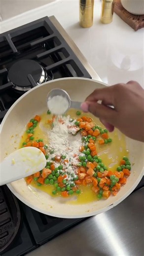 Comfort food in 30 minutes🏡🍂 #short #shorts #Mallory