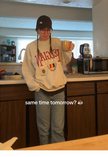 I feel like myself again after finallyyyyy restocking my coffee syrup 🤸 • As always, using my mini express moka pot by @Bialetti USA 💛 • #coffee #coffeetiktok #mokapot #mokapotcoffee #coffeesyrup