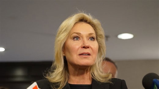 Ontario Liberal Party leader stops in Kitchener for 1st visit to region