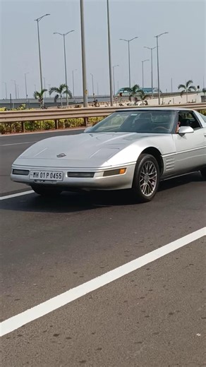 American Muscle on Indian Roads: Corvette C4 🇺🇸✨ #SupercarsIndia #ClassicCars #CarSpotting #Mumbai
