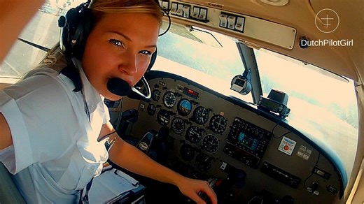 First solo flight PA-28 aircraft | Landing a plane | Life of a student pilot by DutchPilotGirl