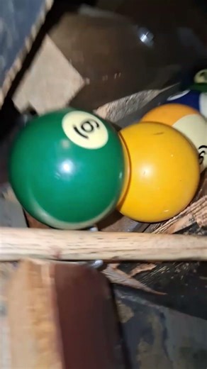 What's inside a Pool Table???