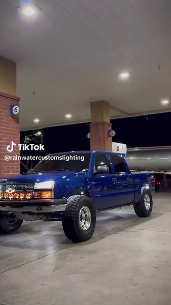 Upgrade Your Off-Road Chevy Silverado with Chase Lights