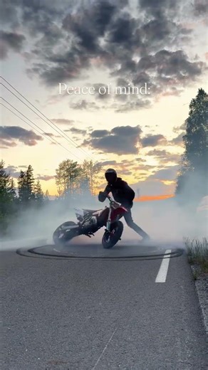 SuperMoto🔥#SuperMoto #ktm #husqvarna #wheelie #stunting #dirtbike