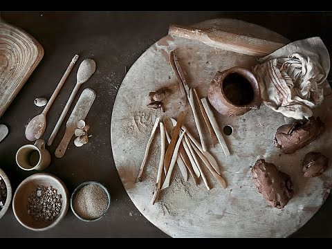 Wyczarowane z gliny. Metody lepienia naczyń bez użycia koła garncarskiego