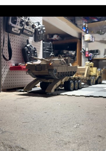 Dropping off the tank #military #offroad #tank #auto #rc