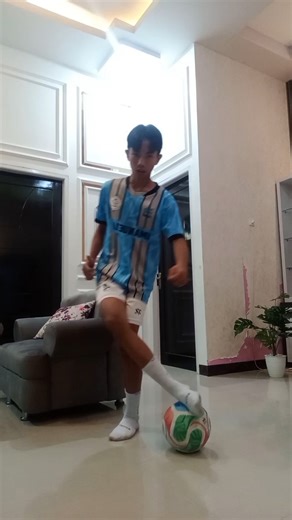 CRAZYY?!! Learn this CRAZY Dragon StepOver Combo tutorial!!⚽🔥 #football#footballskills#soccer#viral