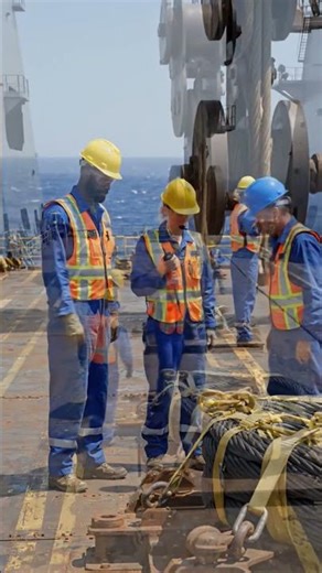 Giant of the Ocean 🌊 | How Heavy Lift Ships Carry Entire Ships!