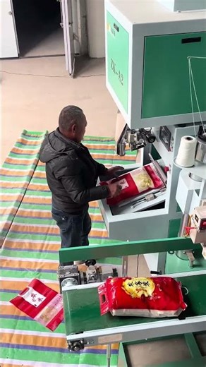 Husking and milling in one machine.Clean rice output