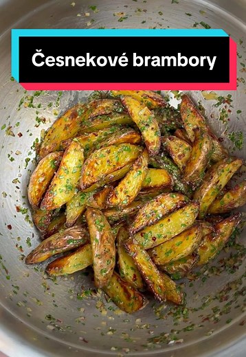 Česnekové brambory: Jednoduchý recept na přílohu