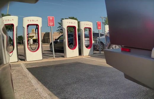 Door Ding Caught on Tesla Cam. Do you turn on your cameras in public areas? $TSLA
