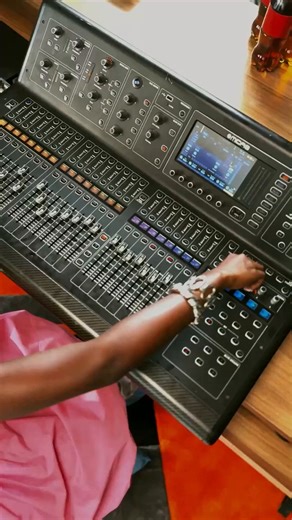 December is here, and the good vibes are flowing. ✨ Ready to win big? 💰 Grab your 50cl PET Coke bottle, enter your under-the-crown code on https://www.shareacoke.ng, and stand a chance to win your share of ₦250 million in cash and prizes! Sip, vibe, & win! Tag your squad to spread the joy! ❤️ #ShareACoke #ShareACokeNG #ShareACocaCola #CocaColaNG | Coca-Cola